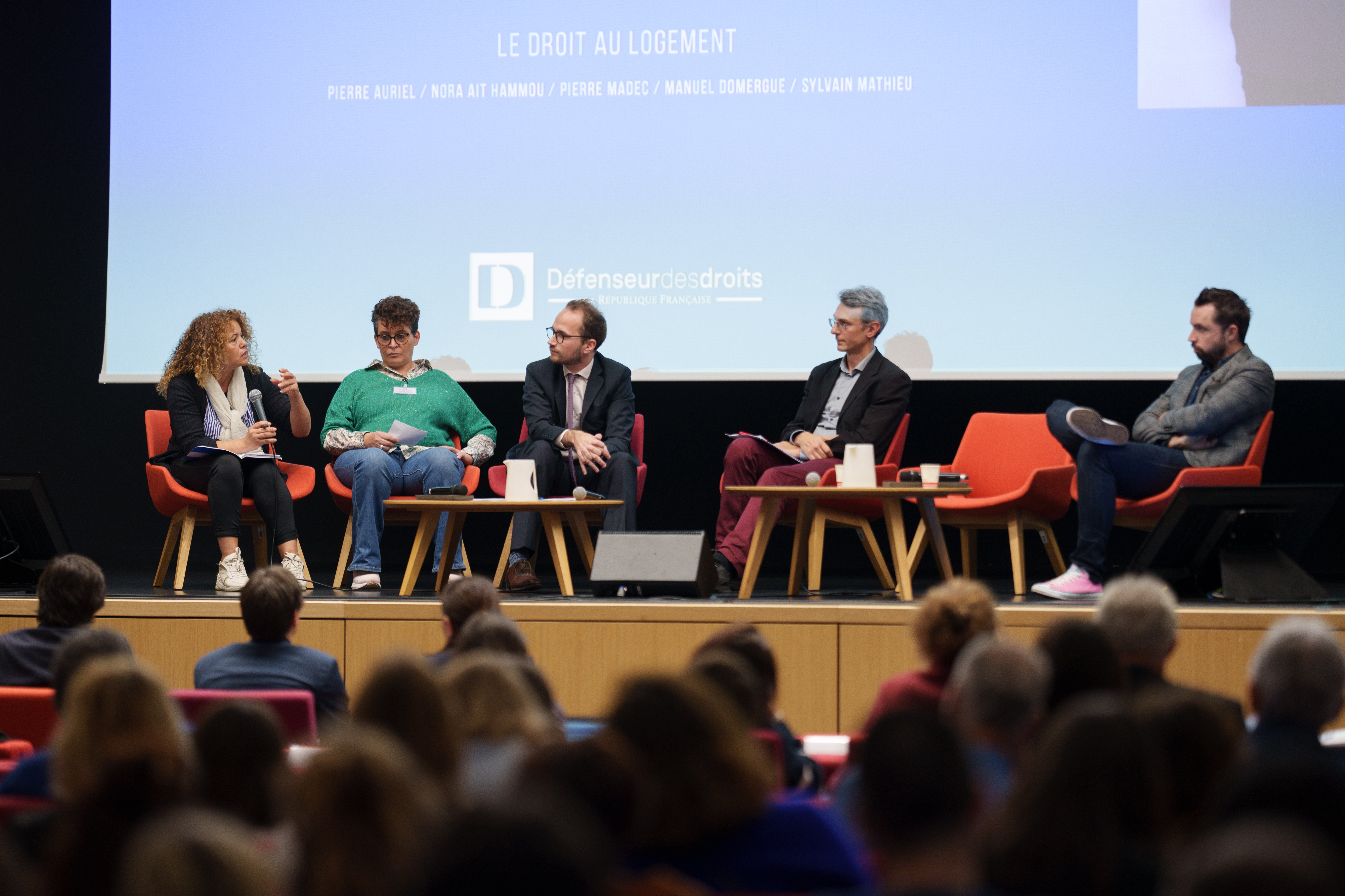 Ne me touche pas, je m'en charge. Bagnolet. Janvier 2021